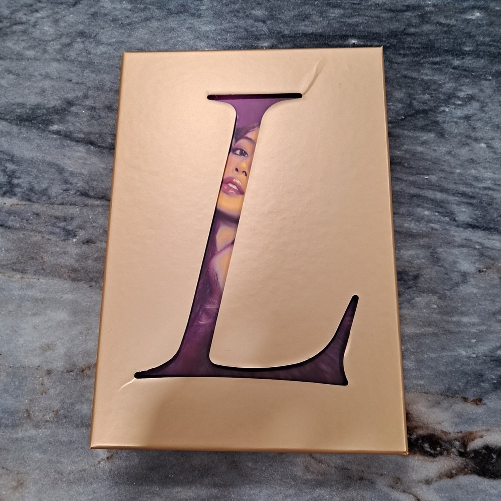 Blackpink LISA 1ST ALBUM LALISA GOLD VER KPOP - Picture 1 of 3